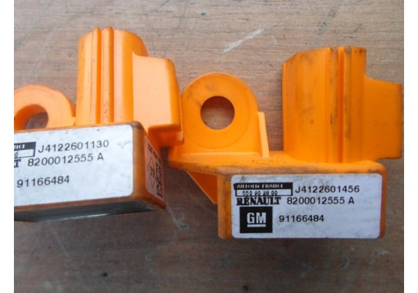 Датчик удара Renault Espace IV, 8200012555A, 91166484, 550902800